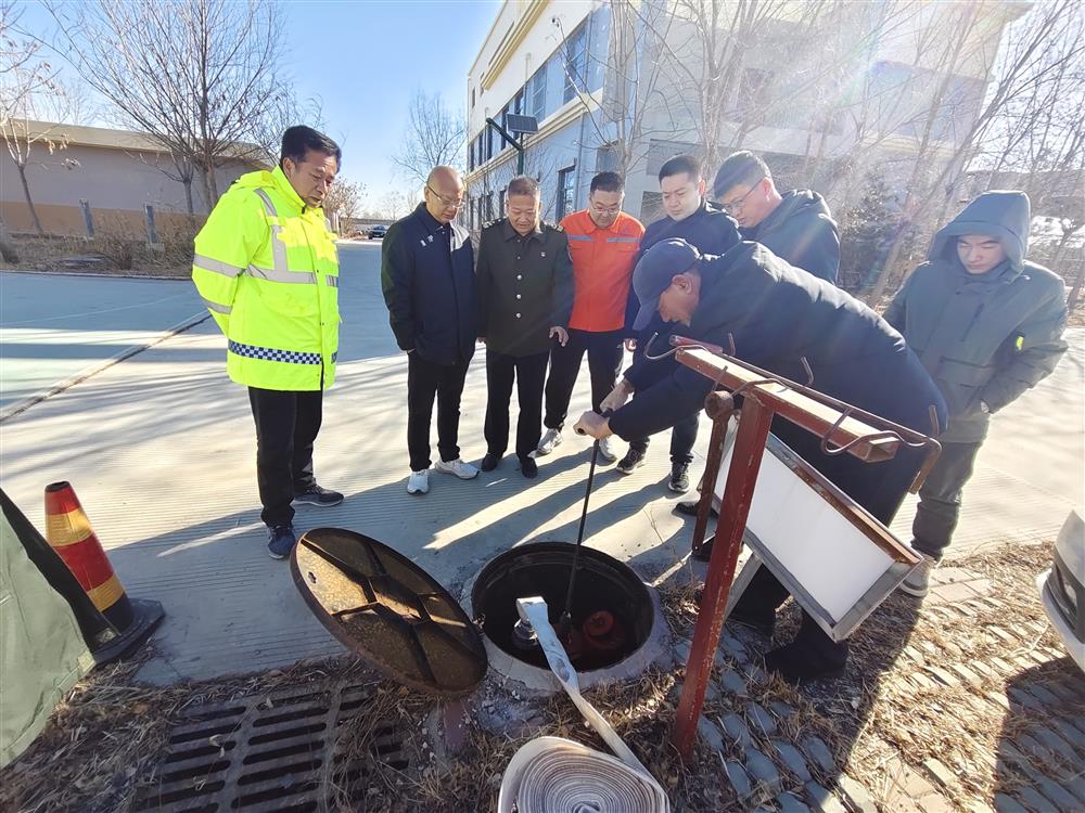 标题:中电建冀交高投非凡体育（中国）官方网站到津石高速开展安全生产督导检查<br/>说明:<br/>日期:2025/1/9<br/>来源:<br/>发表人:杨雪宁<br/>点击数:209